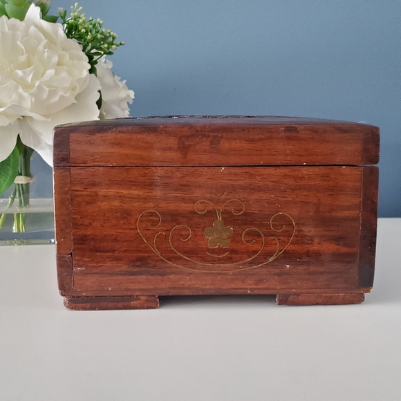 Hand Carved Wood Jewlery Box with Bronze Inlay and Working Lock System - Picture 7 of 14
